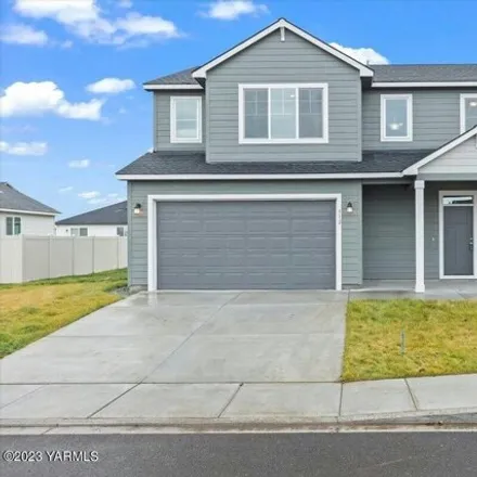 Buy this 4 bed house on Emerald Avenue in WA 98930, USA