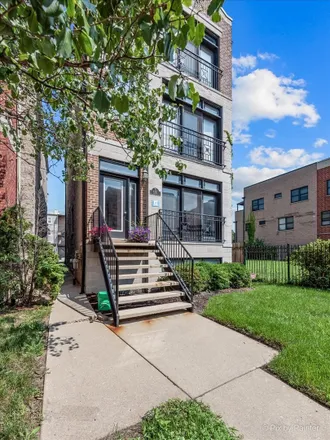 Buy this 4 bed duplex on 6345 South Ingleside Avenue in Chicago, IL 60637