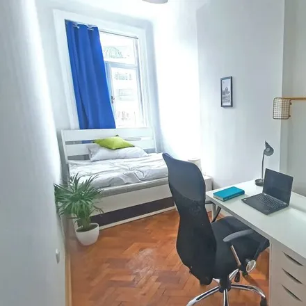 Rent this 3 bed room on Weintraubengasse 9 in 1020 Vienna, Austria