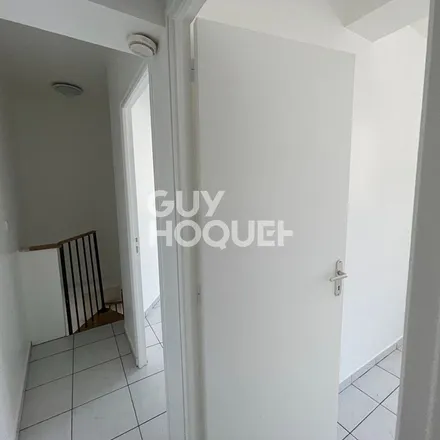 Rent this 3 bed apartment on 43 Rue Jules Guesde in 42800 Rive-de-Gier, France
