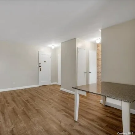 Image 4 - 67-25 Clyde St Unit 5j, Forest Hills, New York, 11375 - Apartment for sale