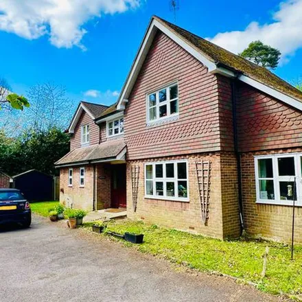Rent this 4 bed apartment on London Road in East Hampshire, GU33 7QR