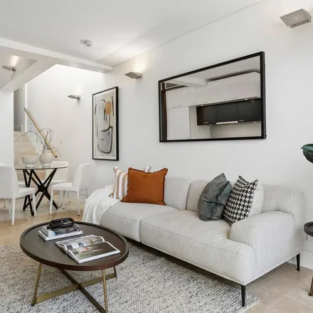 Rent this 3 bed apartment on Taylor Street in Paddington NSW 2021, Australia