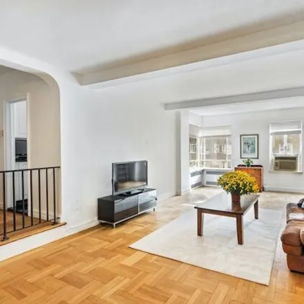 Image 2 - 565 West End Avenue, New York, NY 10024, USA - Apartment for sale