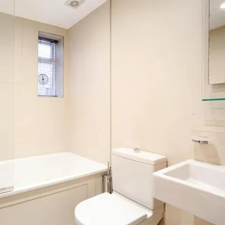 Image 4 - 1 Bray Place, London, SW3 3LL, United Kingdom - Apartment for rent
