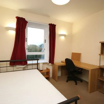 Rent this 3 bed apartment on 27 Roslin Street in Aberdeen City, AB24 5PE