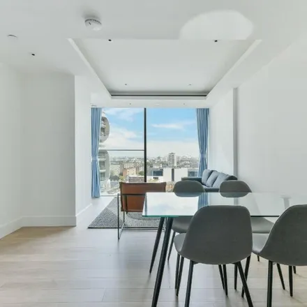 Image 7 - Carrara Tower, 1 City Road, London, EC1V 2AD, United Kingdom - Apartment for rent