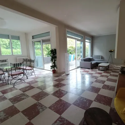 Rent this 8 bed apartment on 84 Boulevard Théophile Sueur in 93100 Montreuil, France