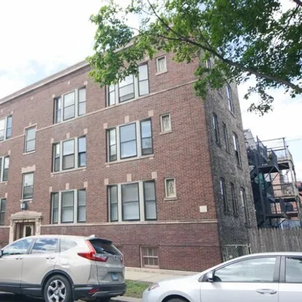 Rent this 1 bed apartment on 1938-1940 West Berenice Avenue in Chicago, IL 60613