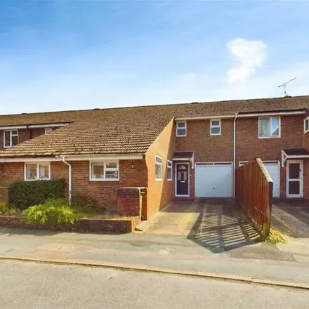 Buy this 2 bed townhouse on Cook Road in Horsham, RH12 5GJ