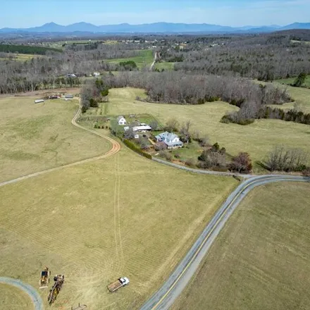 Image 3 - 4981 Crab Orchard Road, Bedford County, VA 24104, USA - House for sale