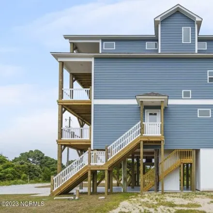 Image 4 - 8121 6th Avenue, North Topsail Beach, NC 28460, USA - House for sale