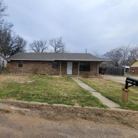 Rent this 3 bed house on 395 Denton Court in Collinsville, Grayson County
