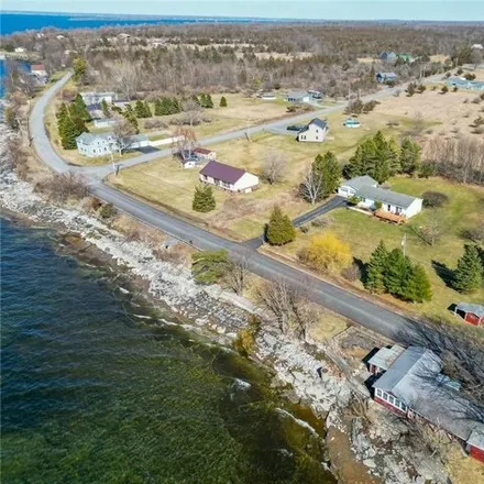 Image 1 - 21252 South Shore Road, Pillar Point, Jefferson County, NY 13634, USA - House for sale