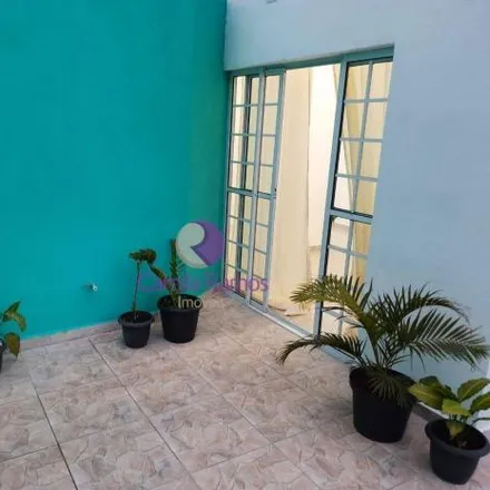 Buy this 2 bed house on Rua Antônio Cabreira in Jardim Márcia, Suzano - SP