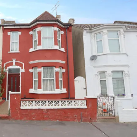 Buy this 3 bed house on Southview Drive in Southend-on-Sea, SS0 9QB