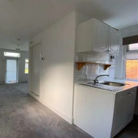 Image 3 - Victoria Drive, Leigh on Sea, SS9 1RH, United Kingdom - Apartment for rent
