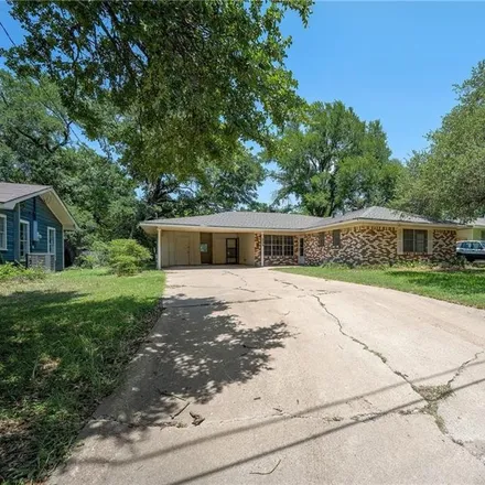 Buy this 3 bed house on 125 Neumann Drive in Marlin, TX 76661
