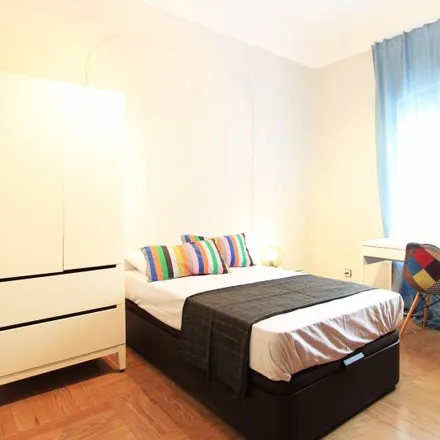 Rent this 13 bed room on Madrid in Fondo de Garantía Salarial (Fogasa), Calle de Larra