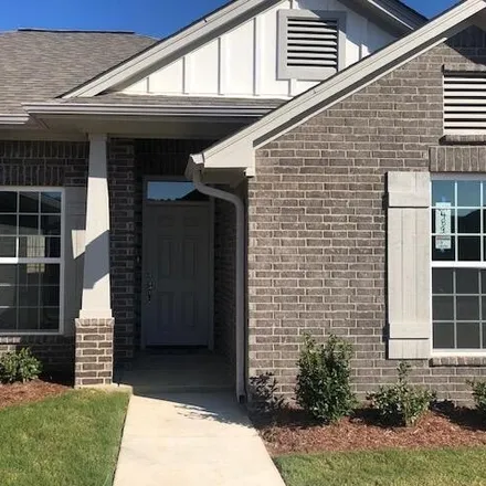 Buy this 4 bed house on 2698 Rutherford Drive in Southaven, MS 38672