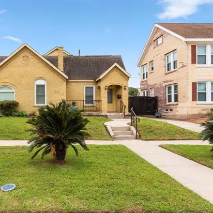 Buy this 3 bed house on 2554 Cleburne Street in Houston, TX 77004