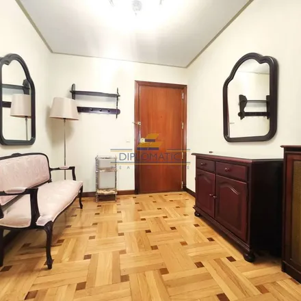Rent this 2 bed apartment on Santander Work Café in Calle de Velázquez, 32
