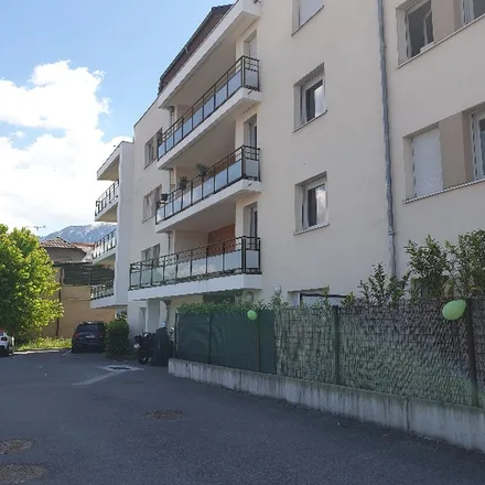 Image 7 - 380 Rue de la Pottaz, 74800 La Roche-sur-Foron, France - Apartment for rent