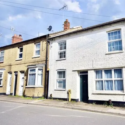 Buy this 2 bed townhouse on 4 Saint Andrew's Street in Leighton Buzzard, LU7 1DS
