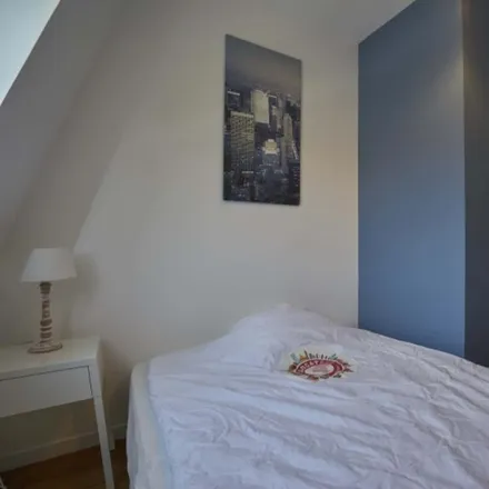 Rent this 6 bed room on 107 Rue Colbert in 59000 Lille, France