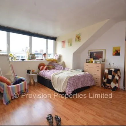 Image 4 - 31 Brudenell Mount, Leeds, LS6 1HT, United Kingdom - Apartment for rent