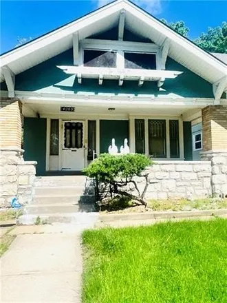 Buy this 2 bed house on 4219 Chestnut Avenue in Kansas City, MO 64130