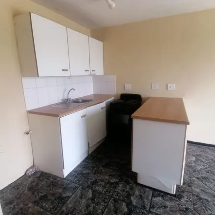 Rent this 2 bed apartment on Kenyon Howden Road in Woodhaven, Durban