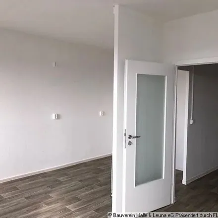 Rent this 4 bed apartment on Dukatenstraße 10 in 06132 Halle (Saale), Germany