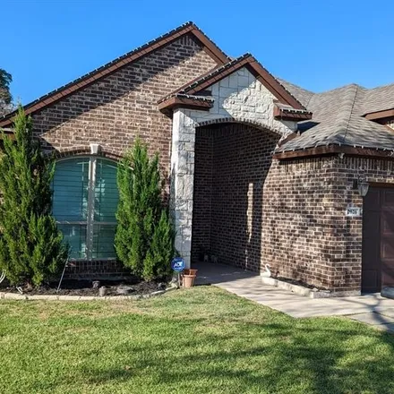 Image 2 - 2026 Beaumont Street, Grand Prairie, TX 75051, USA - House for sale