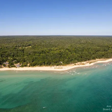 Image 8 - 27248 East Side Drive, Martins Bluff, Peaine Township, MI 49782, USA - House for sale