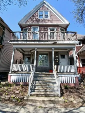 Buy this studio house on 1717; 1719 North Astor Street in Milwaukee, WI 53202