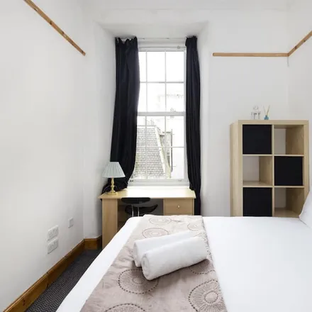 Rent this 3 bed apartment on City of Edinburgh in EH1 2QD, United Kingdom