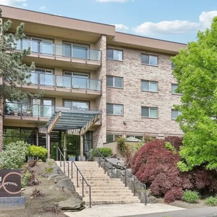 Buy this 1 bed condo on Continental Bellevue in 511 100th Avenue Northeast, Bellevue