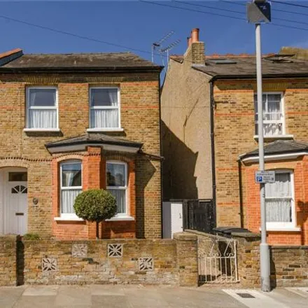 Buy this 3 bed duplex on Glenthorne Road in London, KT1 2UB