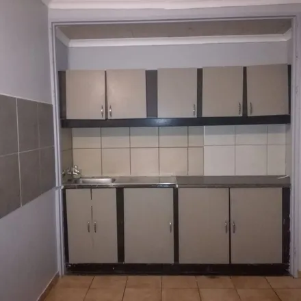 Rent this 1 bed apartment on Markus Avenue in East Lynne, Pretoria