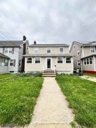 Rent this 3 bed house on 774 Morristown Road in Elizabeth, NJ 07208