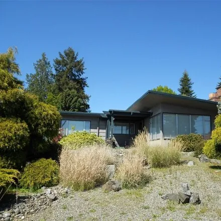Buy this 3 bed house on 2154 East 17th Street in Manette, Bremerton