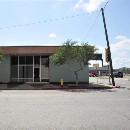 Rent this studio house on Tancahua @ Buffalo in North Tancahua Street, Corpus Christi