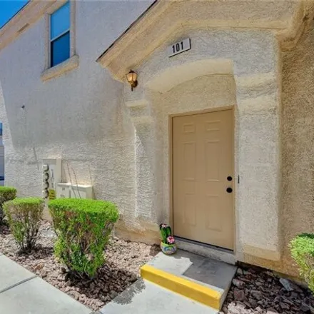 Image 2 - 6480 Rusticated Stone Avenue, Clark County, NV 89011, USA - Townhouse for sale