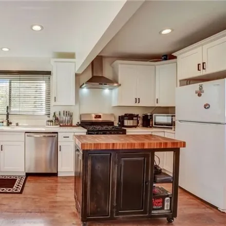 Image 4 - 2321 West 65th Place, Los Angeles, CA 90043, USA - House for sale