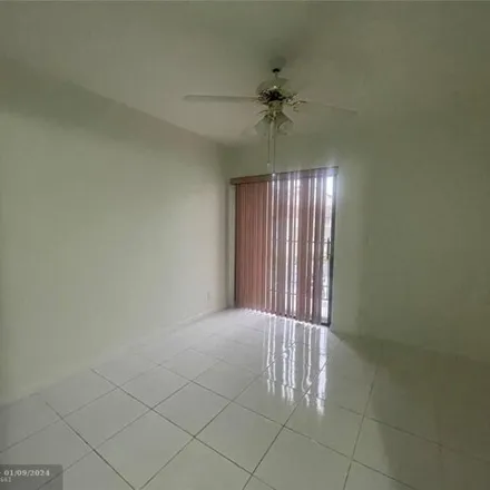 Image 7 - 5437 Courtyard Drive, Margate, FL 33063, USA - Condo for rent