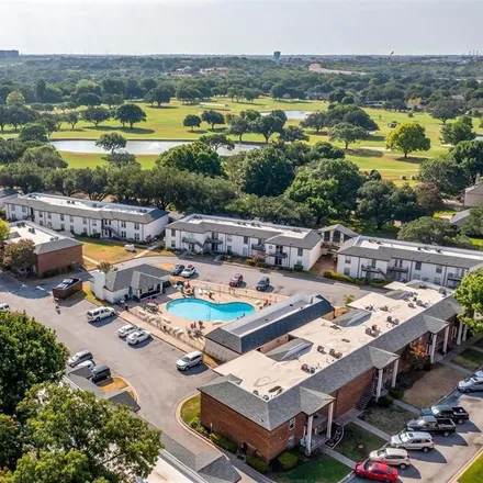 Buy this 1 bed condo on 4013 Ridglea Country Club Drive in Fort Worth, TX 76126