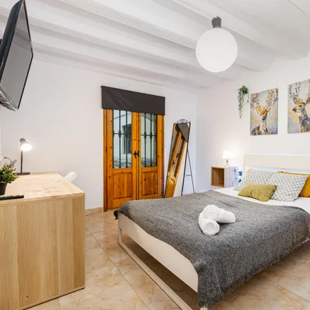 Rent this 5 bed room on Carrer Ample in 3, 08002 Barcelona