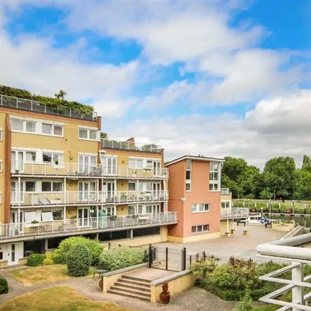 Rent this 2 bed apartment on RNLI Shop in Manor Road, London