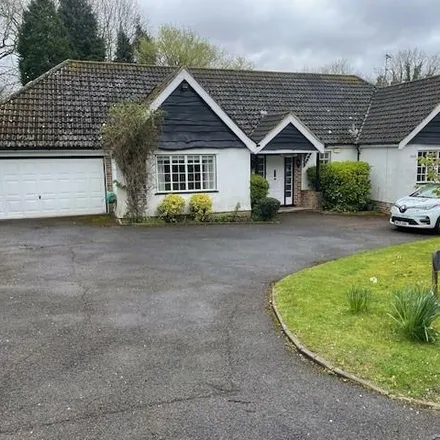 Rent this 3 bed house on Bois Cottage in Bridle Lane, Loudwater